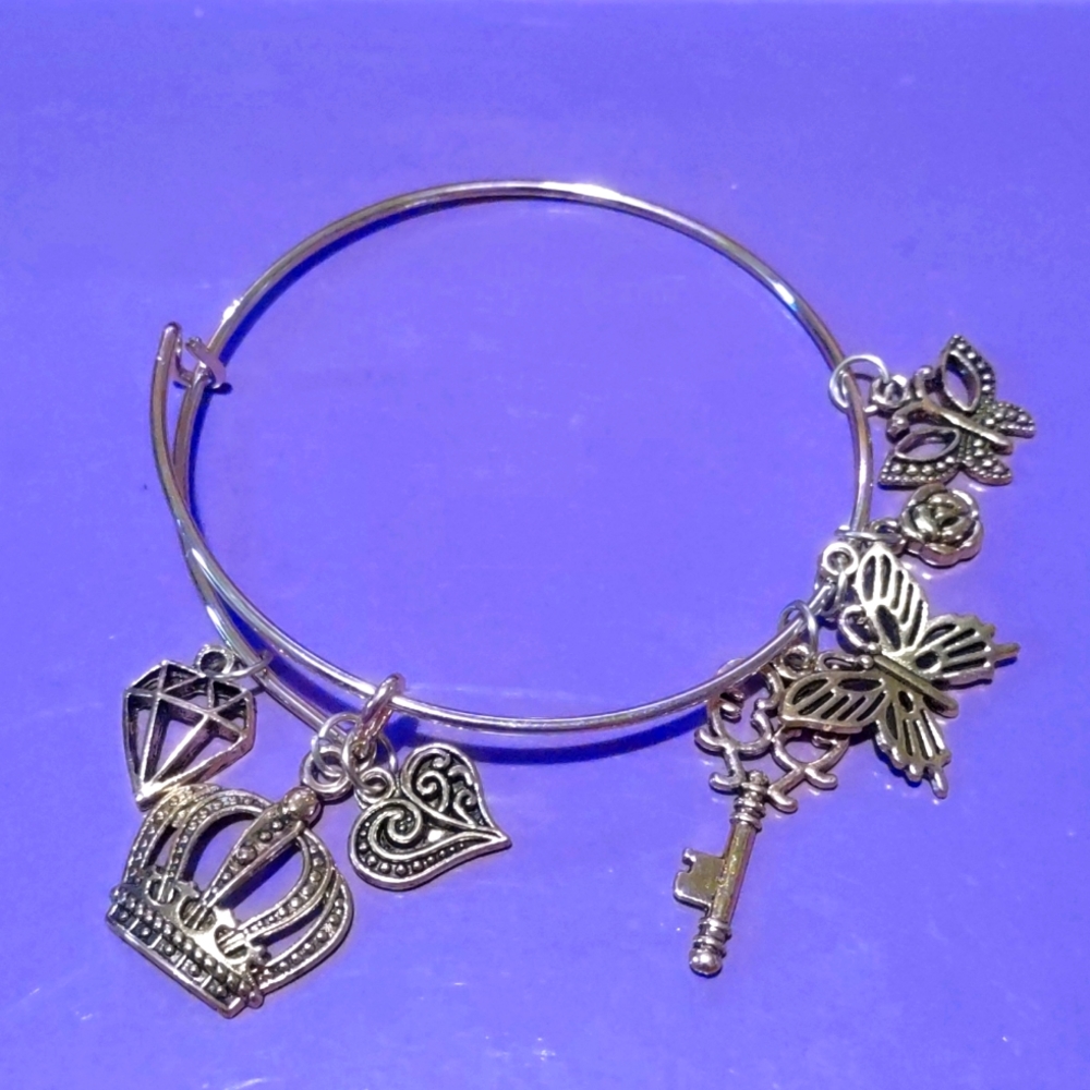 Charm bracelet